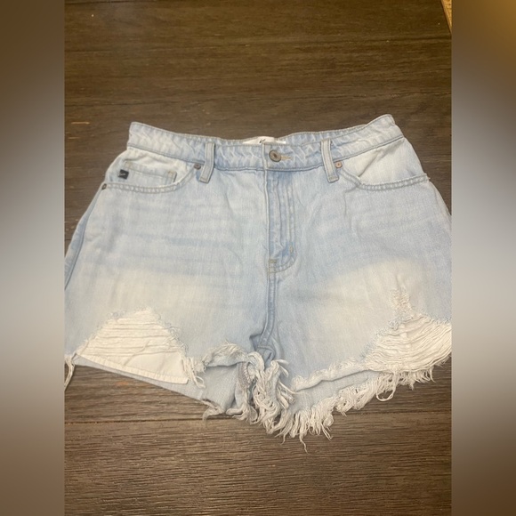 KanCan Shorts Women's Size 7/27 High Rise Light Wash Distressed jean shorts - Picture 1 of 7